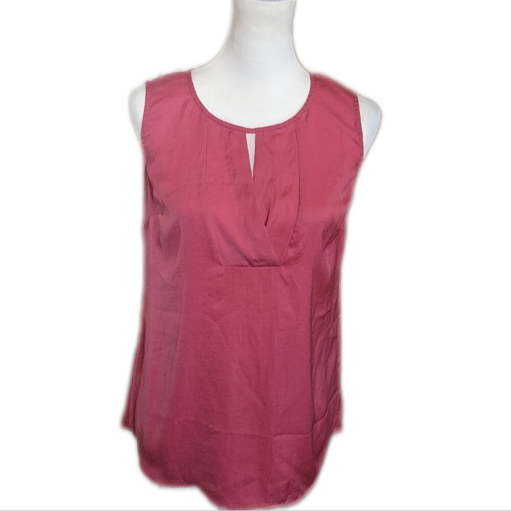 CAbi style #5541 Blush Peony sleeveless blouse, silky feel, lightweight XS